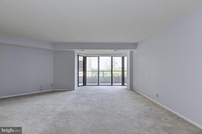 Foto del edificio - 1600 N Oak St