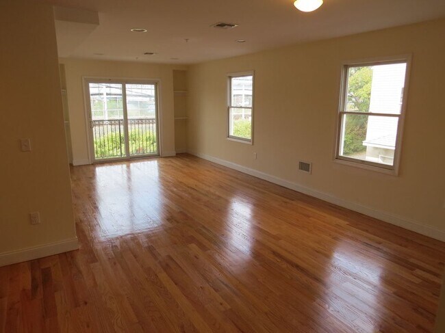 Foto del edificio - 25 Fayette Ave