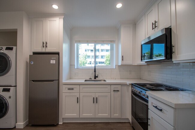 Foto del edificio - 5340 Whitsett Ave