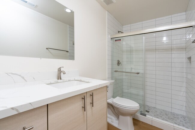 Foto del edificio - 4826 Rolando Blvd