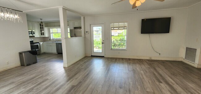 Foto del edificio - 200 NW 9th St