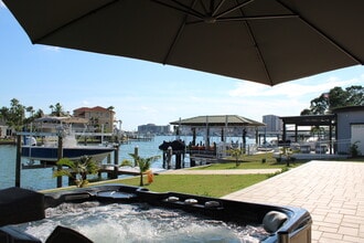 Building Photo - 229 Palm Is NW