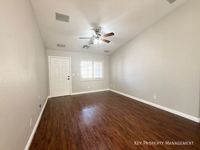 Foto del edificio - 8622 Lakota St