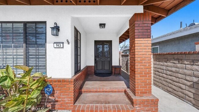 Foto del edificio - 943 N Orange Ave