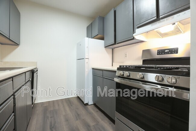 Building Photo - 7110-7122 Jones Circle - 7116-04