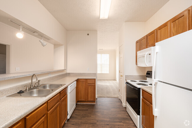 2BR, 2BA - 1260SF - The Heights at Bridgewater