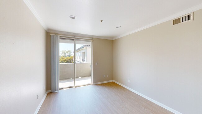 Interior Photo - River Terrace