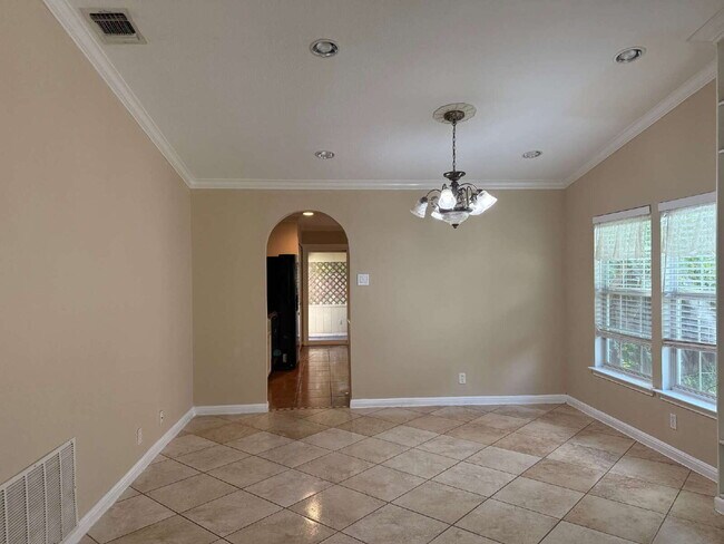 Foto del edificio - Beautiful Kitchen and Open Floor Plan
