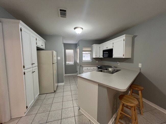 Building Photo - 108 Brandi Ln