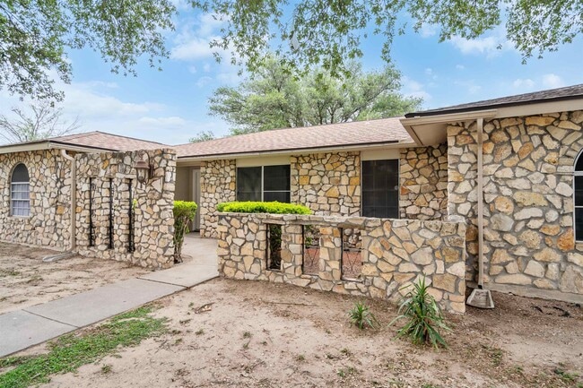 Building Photo - 118 Rawhide Trail