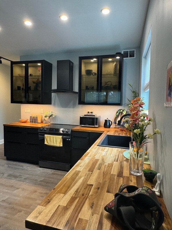 Foto principal - 3232 Henrietta St