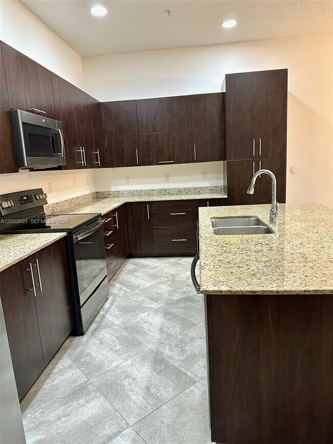 Foto del edificio - 12470 NW 17th Ct