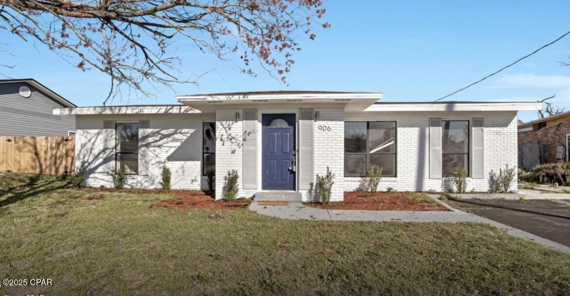 Primary Photo - 906 Huntington Dr