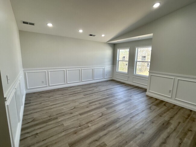 Foto del edificio - 75 Bluegrass Rd