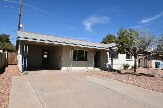 Building Photo - 3118 W Corrine Dr