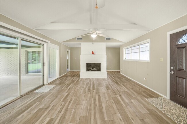 Foto del edificio - 23807 Red Oak Dr