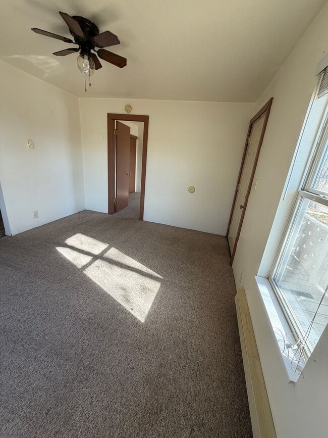 Building Photo - CS-700 N Duplex