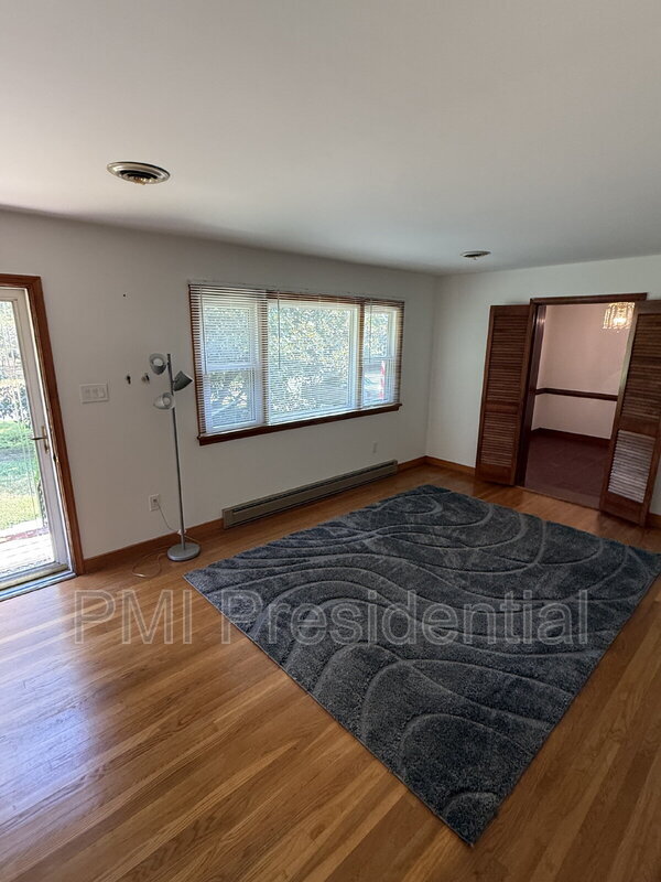 Foto del edificio - 5710 Tuskwillow Dr