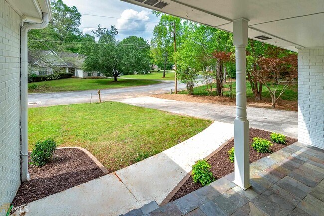 Foto del edificio - 3382 Berkshire Bend SE