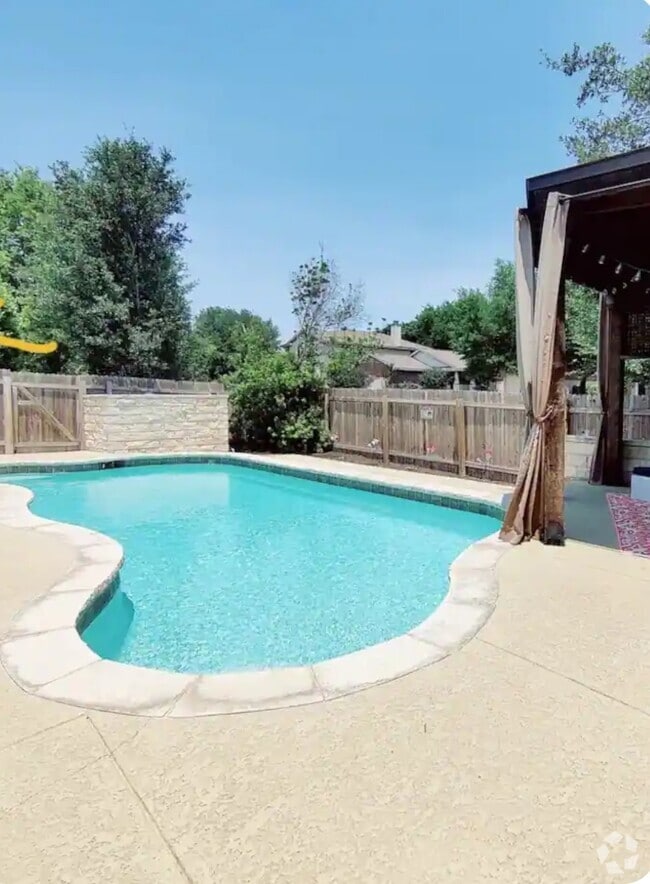 Building Photo - 1701 Strobel Ln