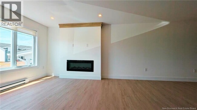 Building Photo - 154 Simone Gallant Cres