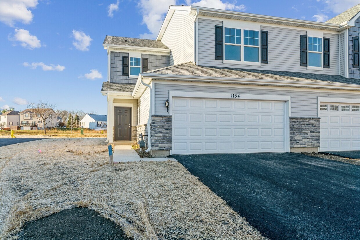 1149 Brian Ct W, Antioch, IL 60002 Townhome Rentals in Antioch IL