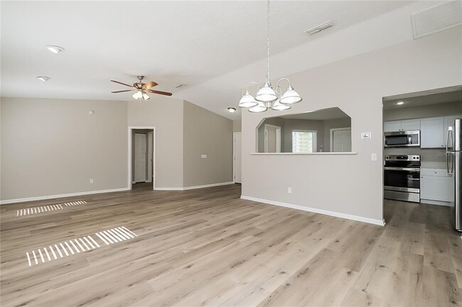 Building Photo - 2301 Willow Branch Ave