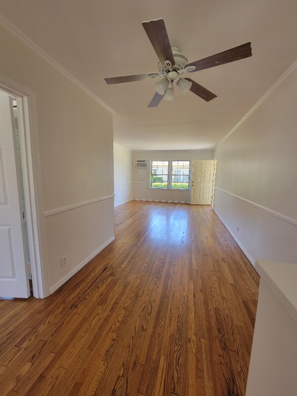 Foto del edificio - 13644 Leadwell St