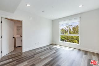 Foto del edificio - 857 Hayworth Ave