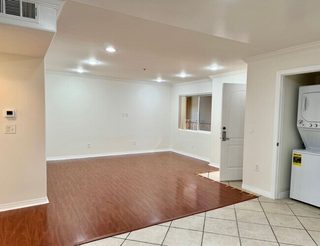 Foto del edificio - Spacious 2 bedroom condo in Van Nuys