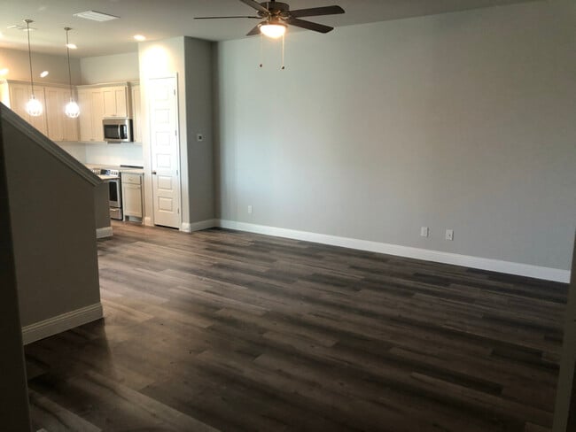 Foto del edificio - 4933-5015 Villas Dr