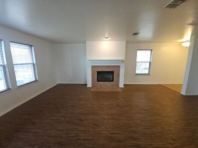 Building Photo - Beautiful 2 Story in Bedford Off Forest Ridge