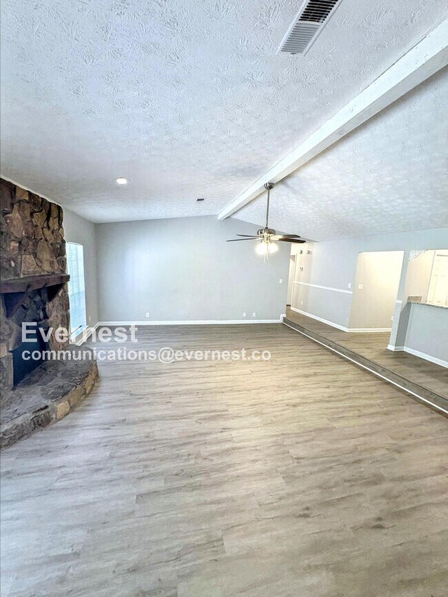 Foto del edificio - 8572 Glenwoods Dr