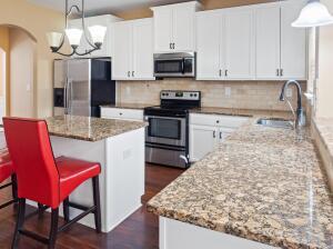 Building Photo - 6089 Reynolds Cir
