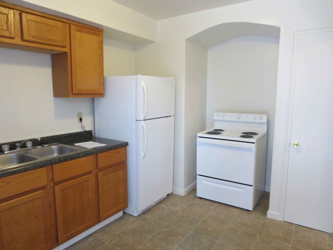 Building Photo - 8300 Mayfair St