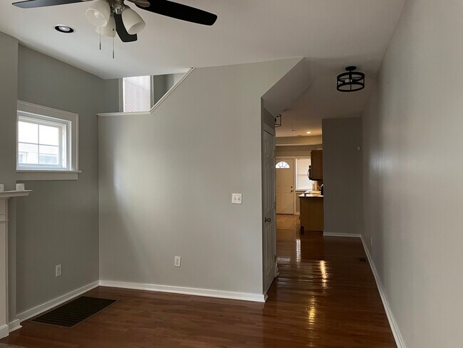 Building Photo - 754 S 18th St