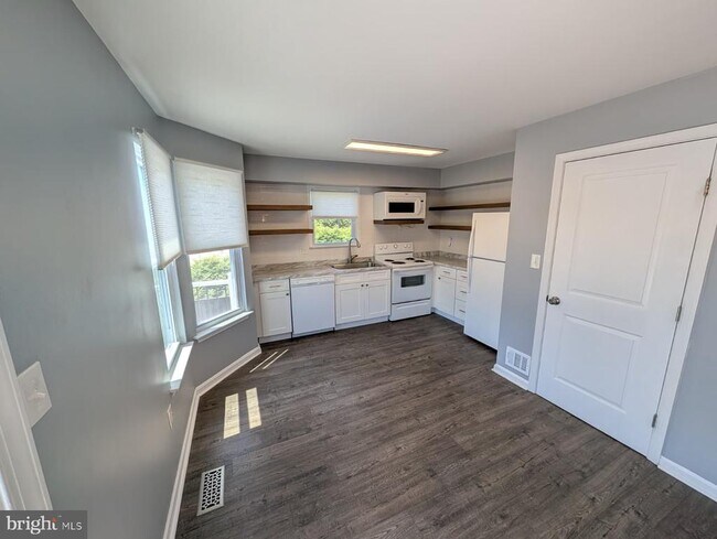 Foto del edificio - 15300 Gunsmith Terrace