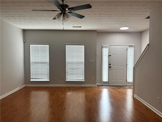 Building Photo - 673 Kenridge Dr
