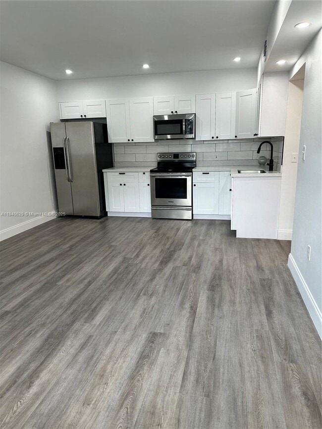 Building Photo - 41 SW 67th Ct
