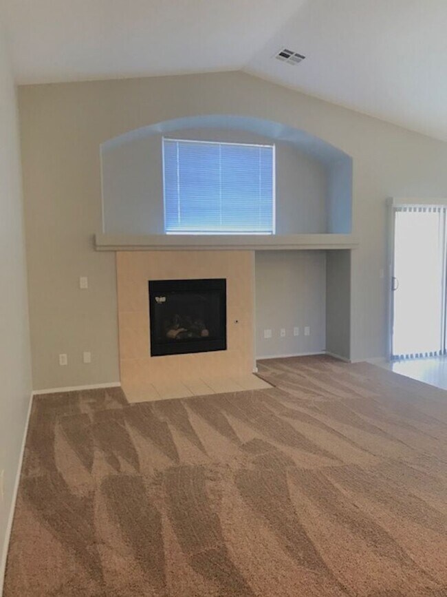 Foto del edificio - 3 br, 2 bath House - 3008 Blush Noisette Ave