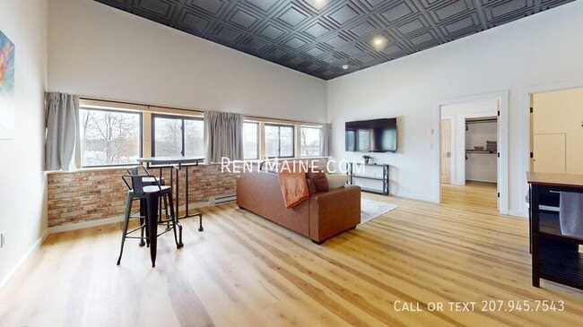 Building Photo - 113 N Lancey St