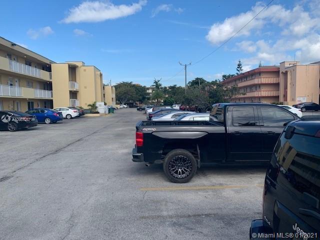 Building Photo - 1302 NE 191st St