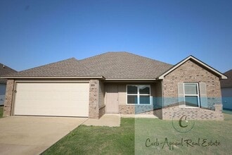 Building Photo - 3820 Churchill Dr