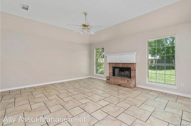 Foto del edificio - 3 br, 2 bath House - 5311 Honeysuckle Ln