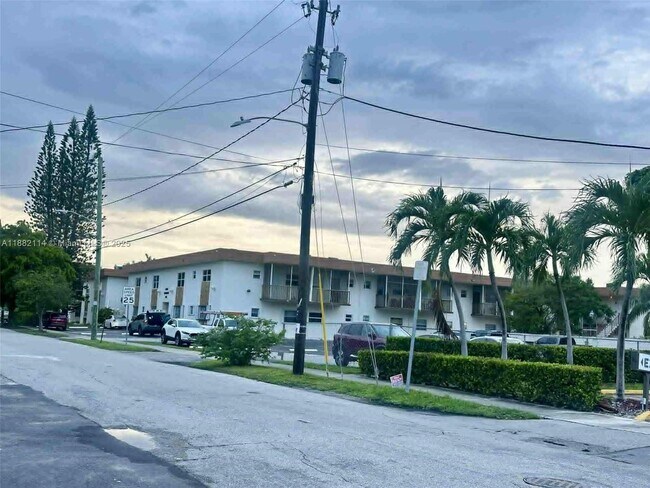 Foto del edificio - 415 NE 2nd St