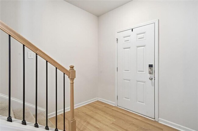 Foto del edificio - 196 Summit Pointe Dr