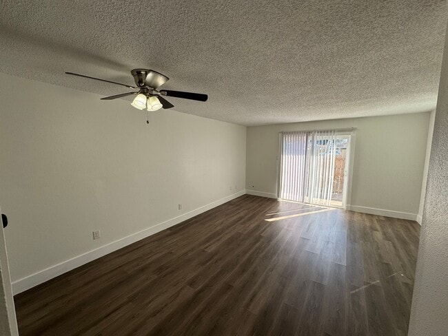 Foto del edificio - 2105 Giuffrias Ave