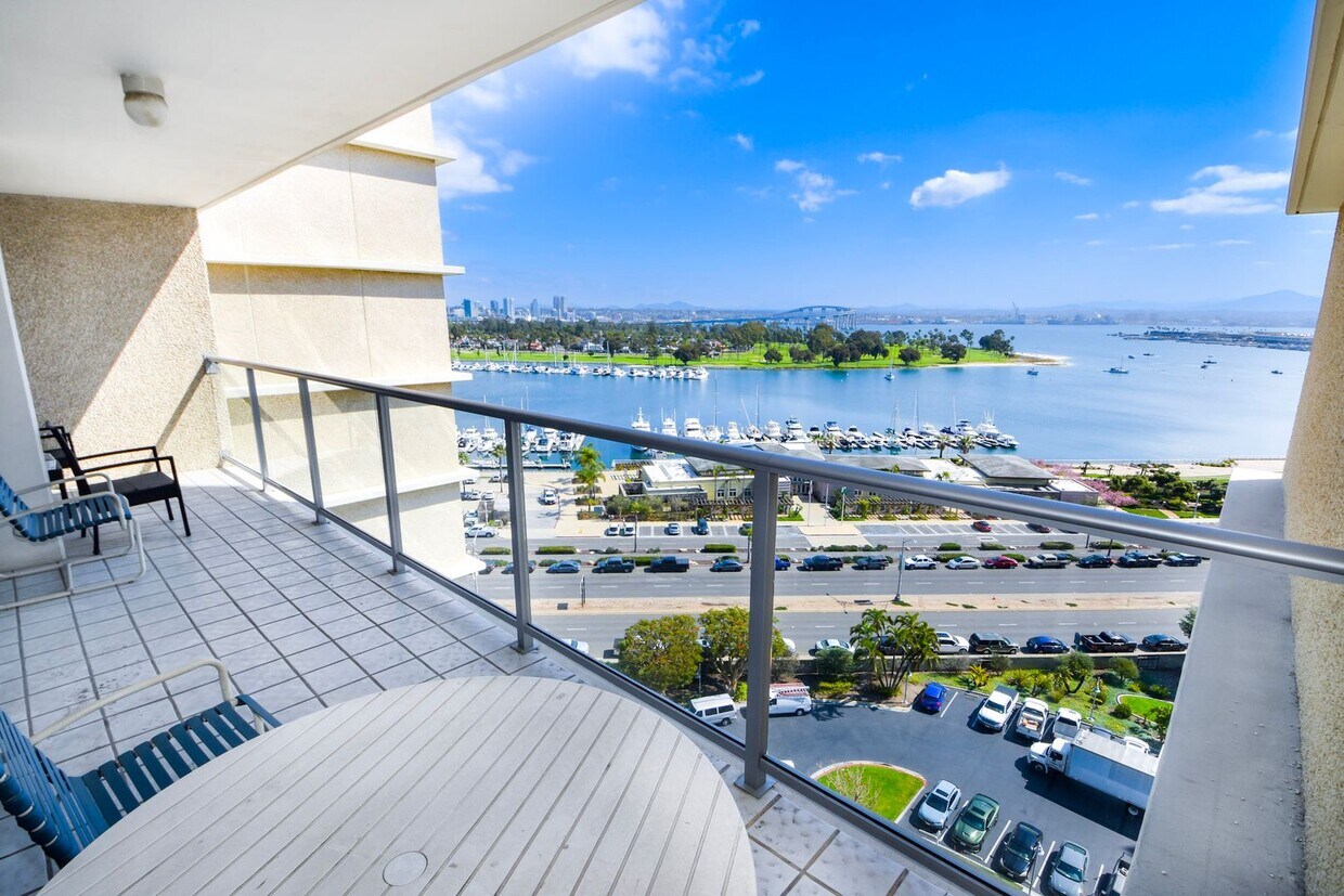 1750 Avenida Del Mundo Unit Vacation Rental, Coronado, CA 92118 Room