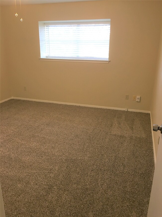 Building Photo - 4331 Smooth Oak Ln