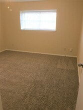 Building Photo - 4331 Smooth Oak Ln